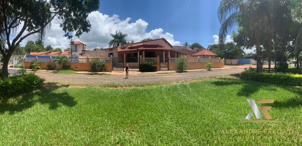 Fazenda/Sítios/Chácaras em Fronteira - Centro