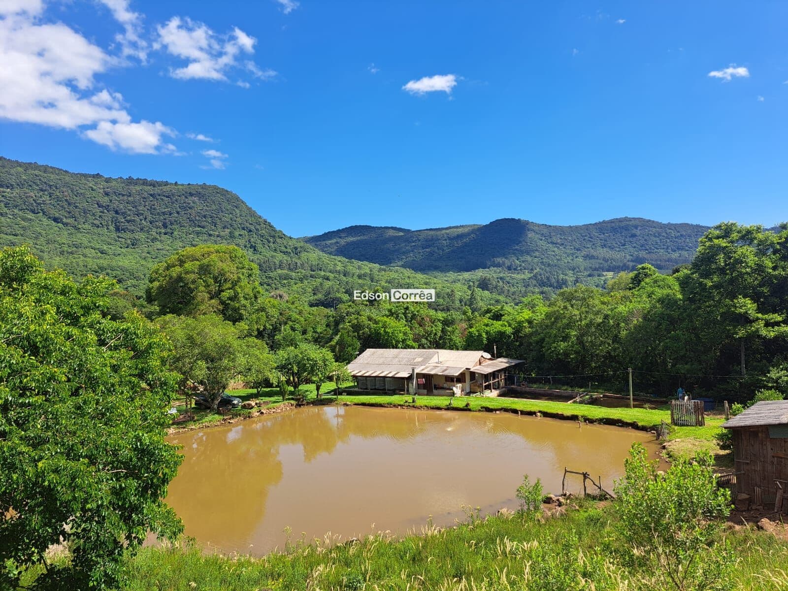 SÍTIO EM CANELA COM CACHOEIRA E 5 AÇUDES, VERTENTE