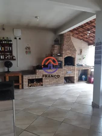 Sobrado com 5 Quartos e 4 banheiros à Venda, 441 m²
