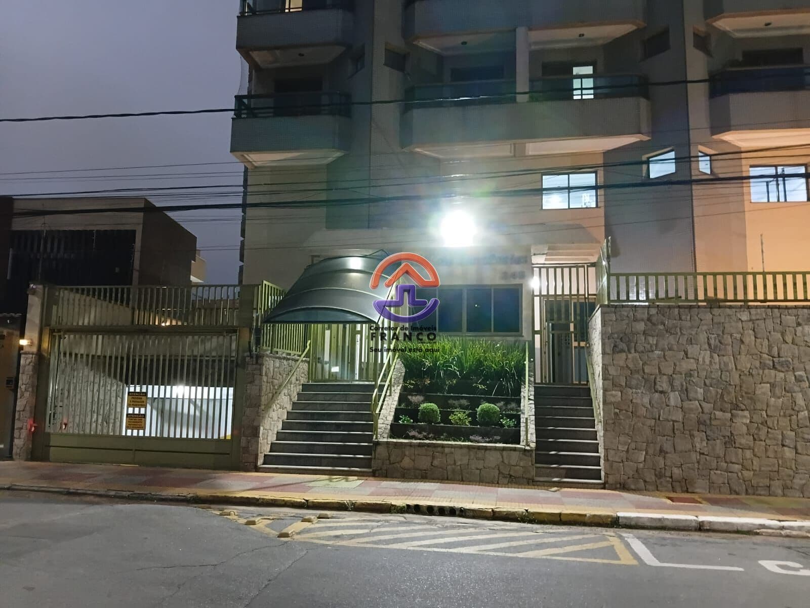 Apartamento 2 dorms 1 suíte , pronto para morar , andar alto no centro de Suzano 97m com 2 sacadas