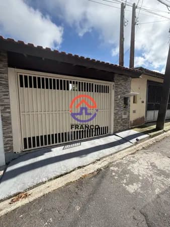 Linda casa pronta para morar na Vila São Paulo em Mogi das Cruzes 2 dormitórios , 1 suíte , terreno de 250m. Aceita Financiamento
