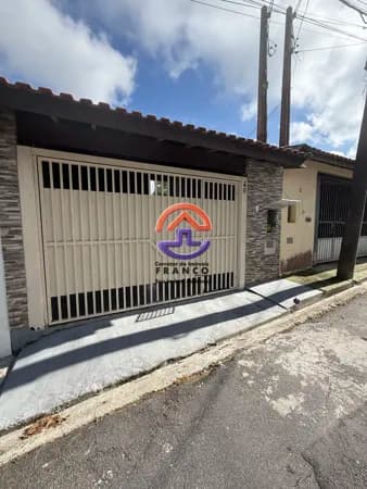 Linda casa pronta para morar na Vila São Paulo em Mogi das Cruzes 2 dormitórios , 1 suíte , terreno de 250m. Aceita Financiamento