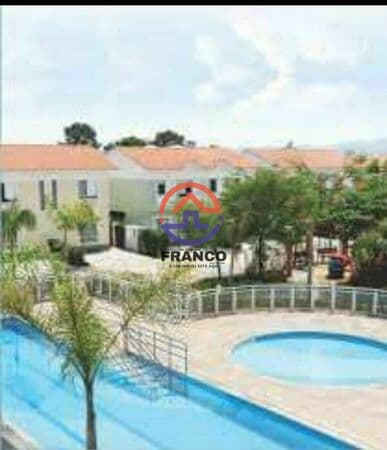Casa em Condomínio Triplex 3 dorms. 1 suíte - Pronto para morar , bem localizado