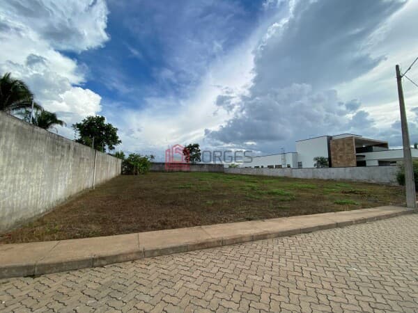 Terreno no Jandaia Tenis Club