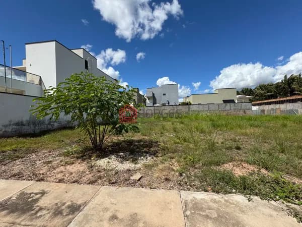 Terreno à venda - Condomínio Jandaia Tênis Clube Residencial