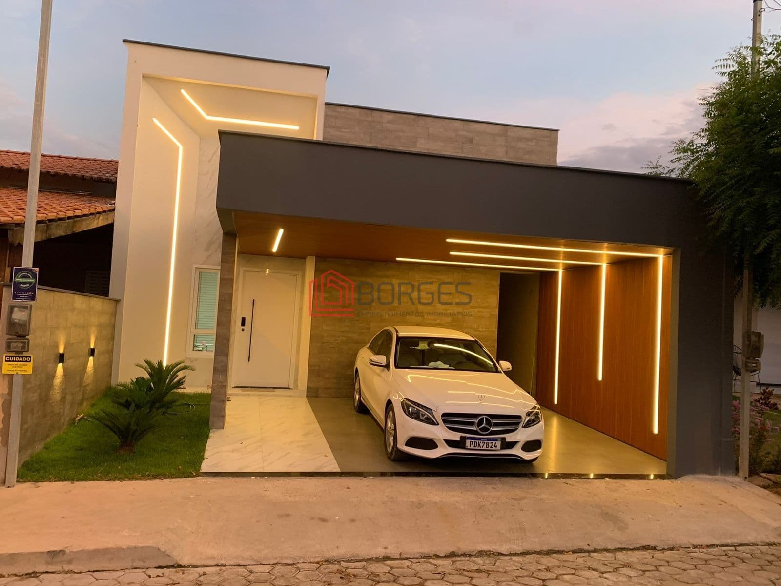 Casa à venda no bairro Santa Inês - Planejados + Energia Solar