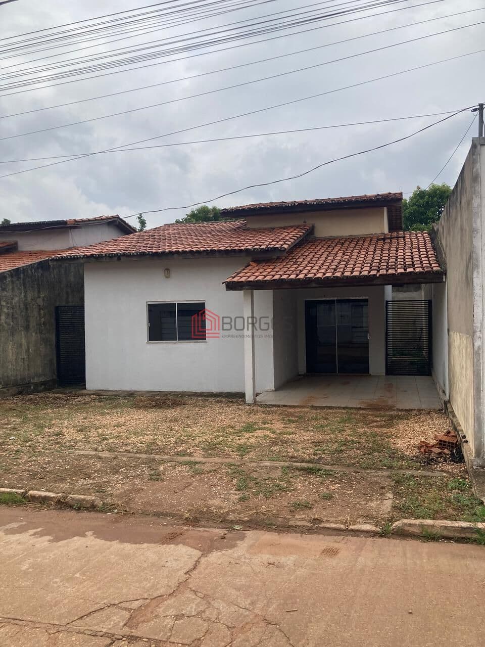 Casa com 03 quartos sendo uma suíte na Vila Vitória