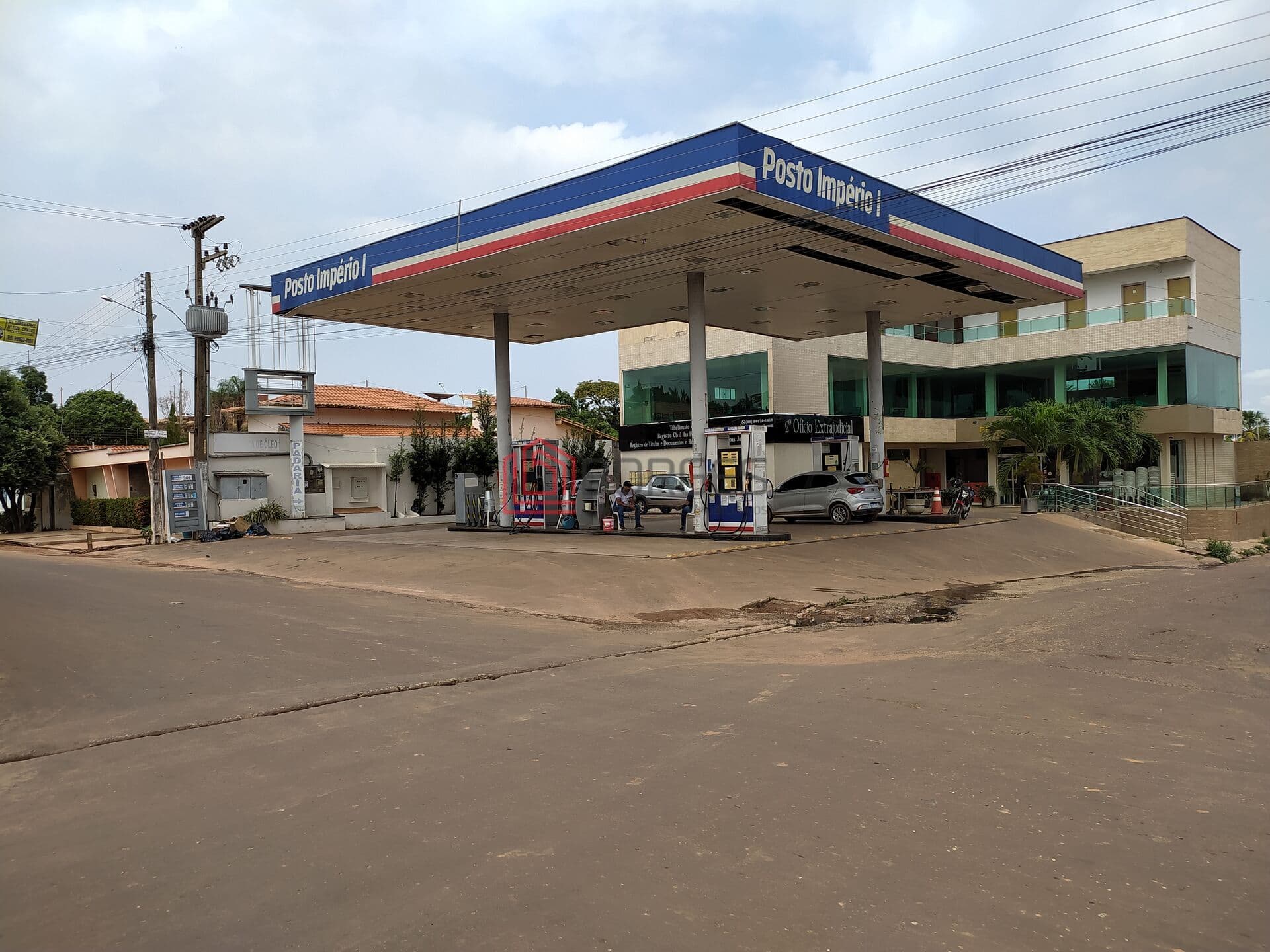 Posto de combustível + Hotel + salas comerciais e Pizzaria