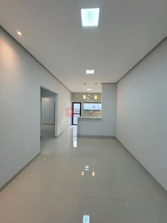 Casa Padrão - 3 quartos sendo uma suíte com closet