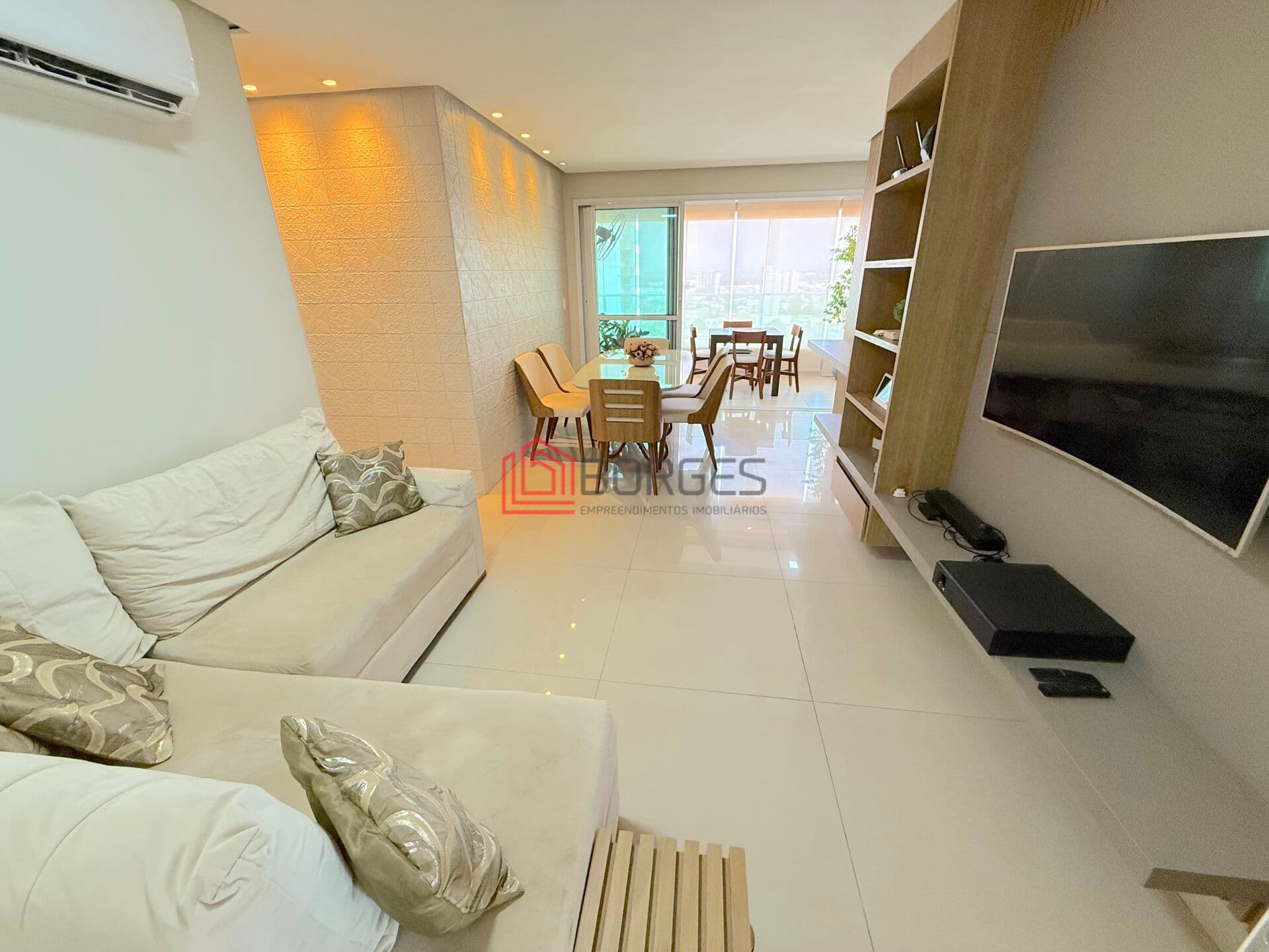 Apartamento de 3 quartos, mobiliado para locação nos Três Poderes - 16º andar