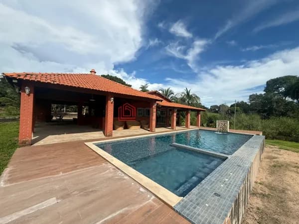 CHÁCARA NA ÁREA URBANA COM SISTEMA DE ENERGIA SOLAR PRÓPIO, 3 AÇUDES, PISCINA NATURAL, RIACHO E ÁREA DE LASER