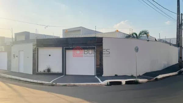 Casa Alto Padrão Bairro Santa Inês.