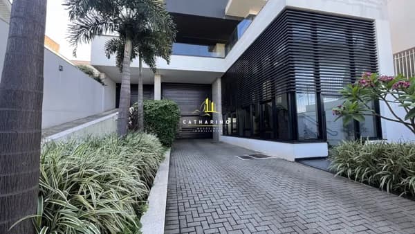 PRIVACIDADE, CONFORTO E SOFISTICAÇÃO