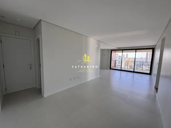 NOVO COM 2 SUÍTES + 1 QUARTO