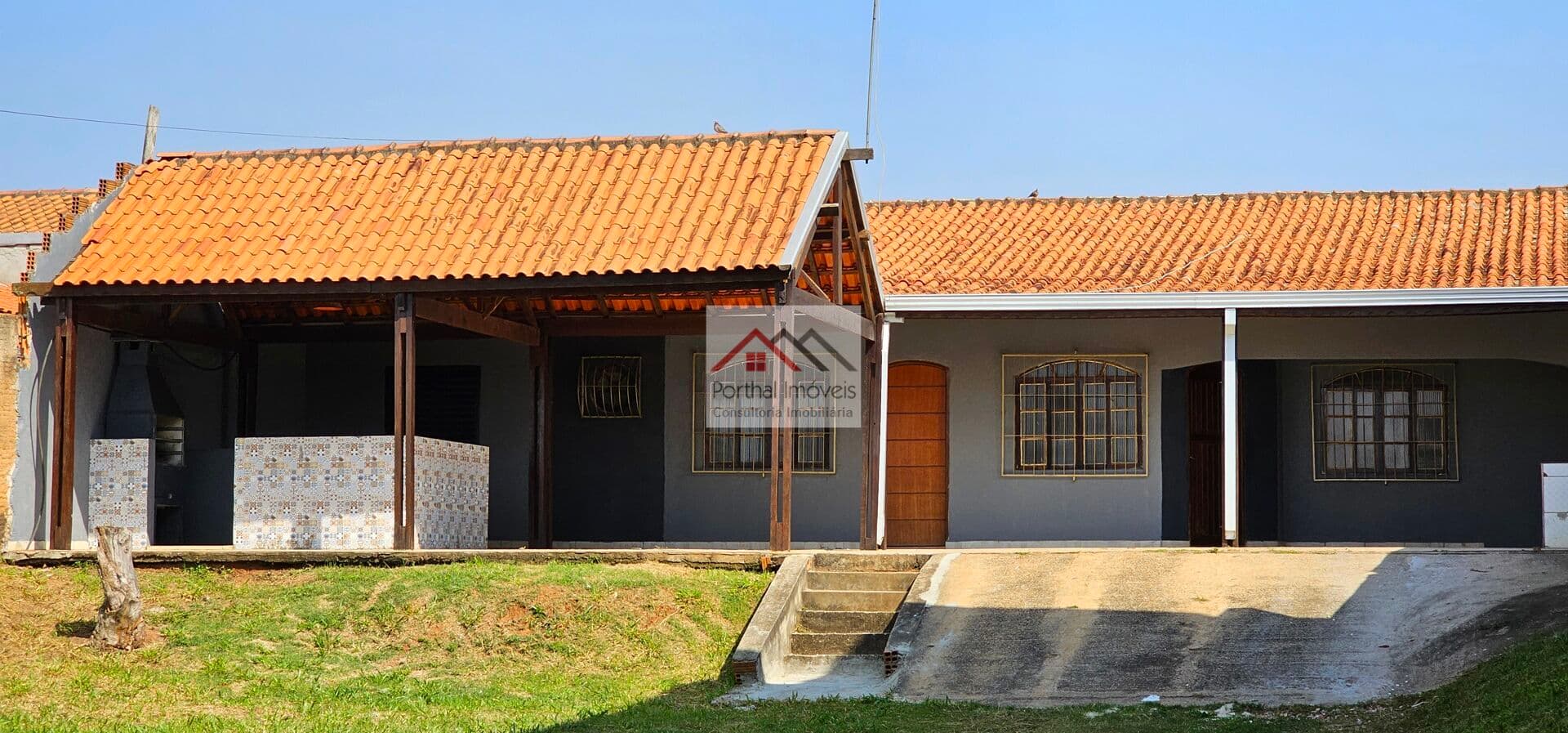 Casa em Vila Nova Capão Bonito, Capão Bonito/SP Excelente oportunidade de adquirir uma casa aconchegante no bairro Vila Nova Capão Bonito. Com 2 dormitórios, sala, cozinha, 1 banheiro, área gourmet com churrasqueira, garagem e amplo quintal gramado, esta