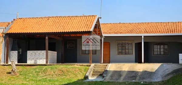 Casa em Vila Nova Capão Bonito, Capão Bonito/SP Excelente oportunidade de adquirir uma casa aconchegante no bairro Vila Nova Capão Bonito. Com 2 dormitórios, sala, cozinha, 1 banheiro, área gourmet com churrasqueira, garagem e amplo quintal gramado, esta