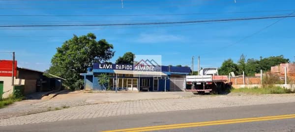 Área Comercial em Centro, Guapiara/SP Excelente oportunidade de investimento! Área comercial com 30000m² à venda, localizada no bairro Centro em Guapiara-SP, perfazendo frente com à rodovia SP-250 em uma extensão de 140 metros, ideal para empreendimentos