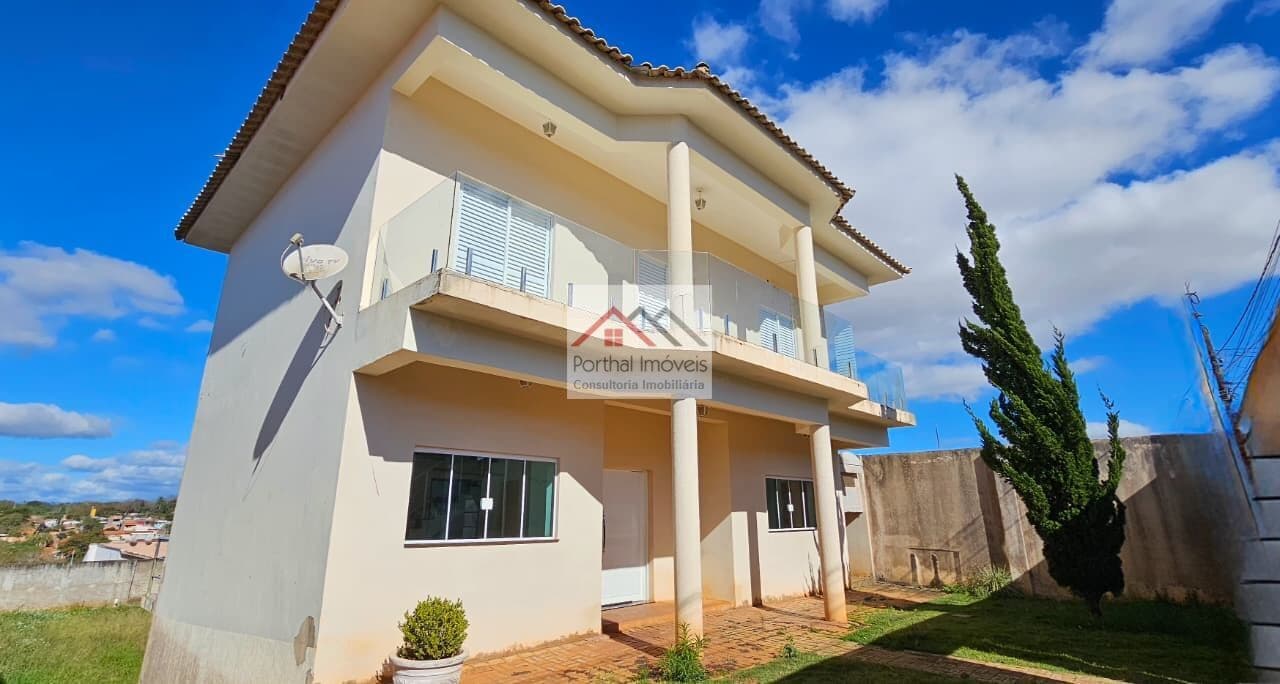 Sobrado Alto Padrão em Vila Nova Capão Bonito, Capão Bonito/SP Procurando um sobrado alto padrão para chamar de seu? Este sobrado de tirar o fôlego na Vila Nova Capão Bonito é tudo o que você sempre sonhou! Com 3 dormitórios, sendo 1 suíte, e 3 banhei