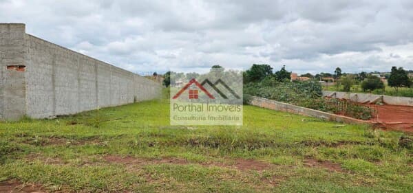 Terreno em Loteamento em Vila Santa Isabel, Capão Bonito/SP Ei, você está procurando um lugarzinho pra chamar de seu em Capão Bonito-SP? Temos um terreno maravilhoso no loteamento da Vila Santa Isabel te esperando! Com uma área total de 444m², é o espaço