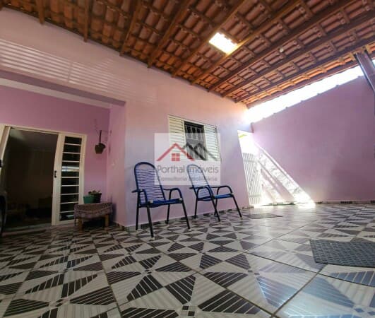 Casa em Vila Aparecida, Capão Bonito/SP Se você está em busca de uma nova moradia, temos o imóvel perfeito para você. Apresentamos uma casa à venda, localizada no bairro Vila Aparecida em Capão Bonito-SP. Com três dormitórios, sendo uma suíte, e um banhe