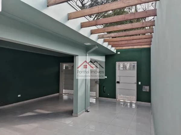 Casa em Centro, Buri/SP. Se você está em busca de uma casa espaçosa e bem localizada, esta pode ser a opção ideal para você. Localizada no coração do bairro Centro em Buri - SP, esta casa à venda conta com 2 dormitórios, sendo 1 suíte, e 1 banheiro, com