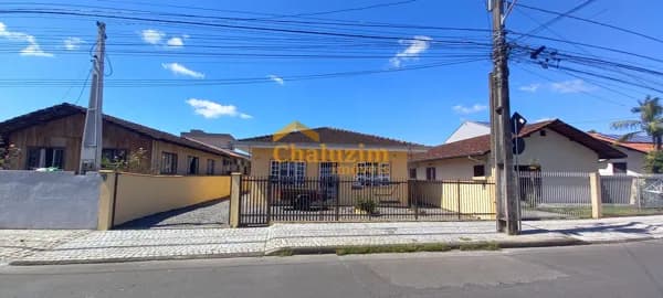 Casa averbada bairro Iririú, Joinville/SC