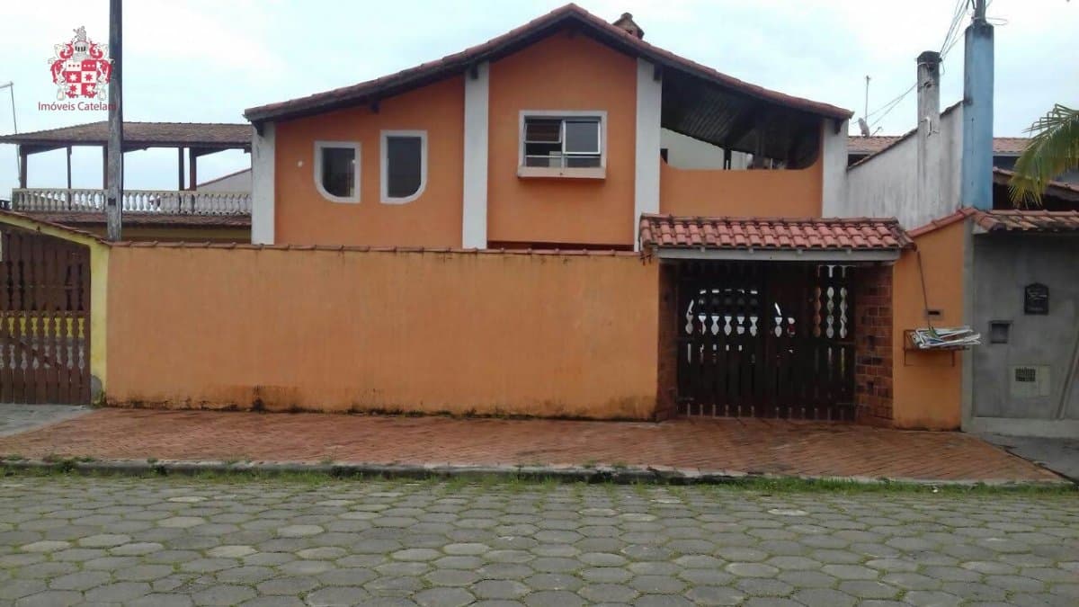 Sobrado Padrão para Venda em Centro Itanhaém-SP