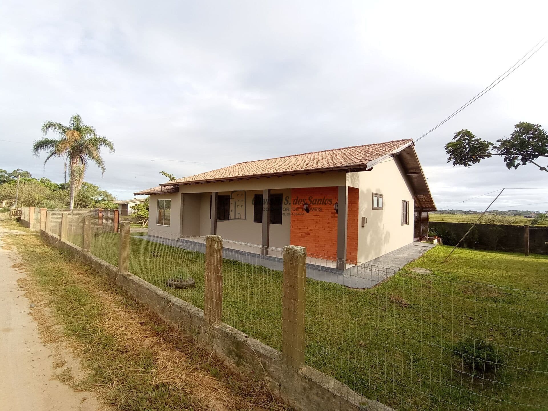 VENDO CASA RESDENCIAL - LARANJAL - MUNICÍPIO DE JAGUARUNA-SC!!