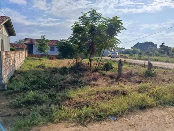 VENDO TERRENO CENTRO DO MUNICÍPIO DE JAGUARUNA-SC.