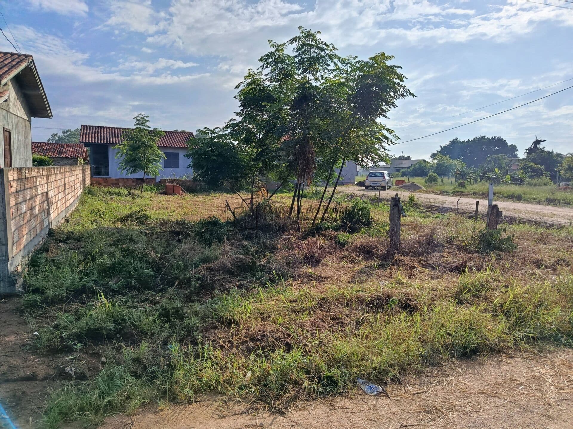VENDO TERRENO CENTRO DO MUNICÍPIO DE JAGUARUNA-SC.