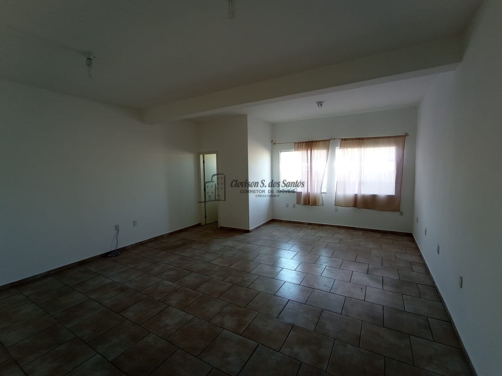 LOCAÇÃO SALA COMERCIAL - CENTRO DO MUNICÍPIO DE JAGUARUNA-SC!!