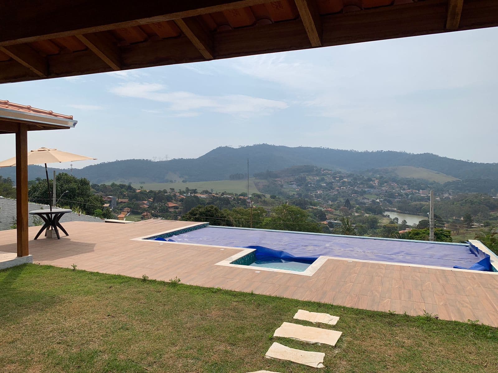 Casa de campo nova a venda no Chácaras Fernão Dias | Atibaia/SP