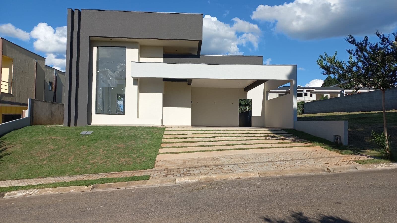 Casa em Condomínio Shambala III em Atibaia - SP