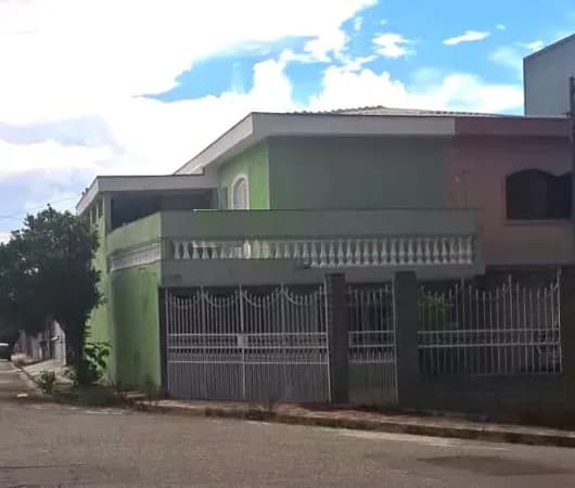 Sobrado de esquina à venda no Parque São Vicente | Mauá - SP