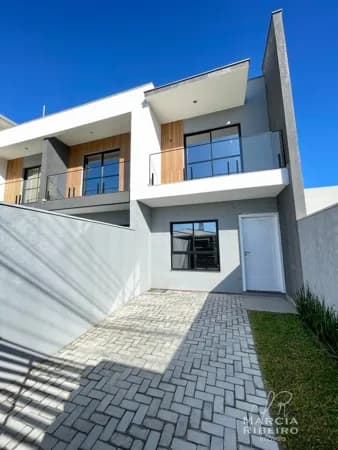 Duplex com 02 Suítes no Bairro Ingleses