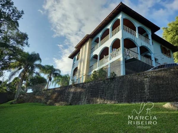 Casa com 6 quartos no Itacorubi