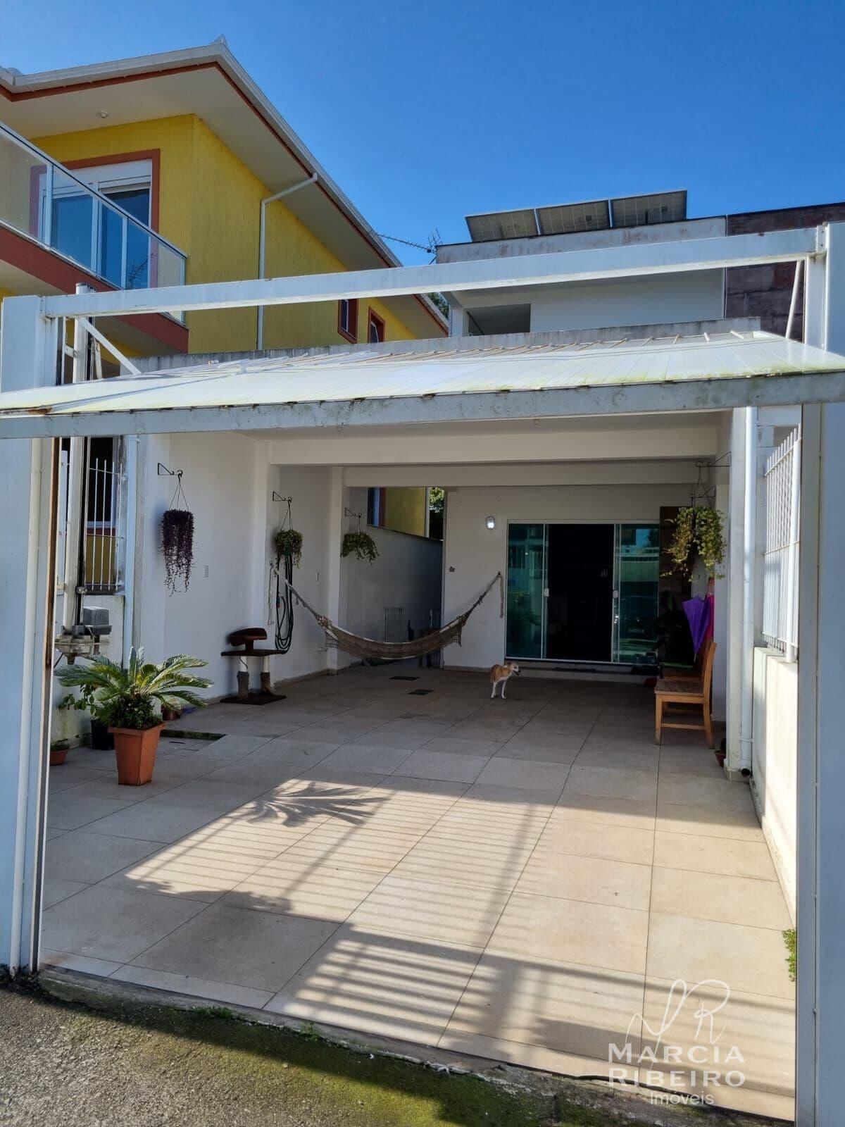 Casa Geminada no bairro Ingleses do Rio Vermelho com 3 dormitórios