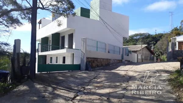 Prédio Residencial com 07 Apartamentos