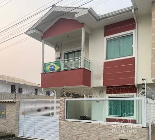 Casa com 3 dormitórios no bairro Ingleses