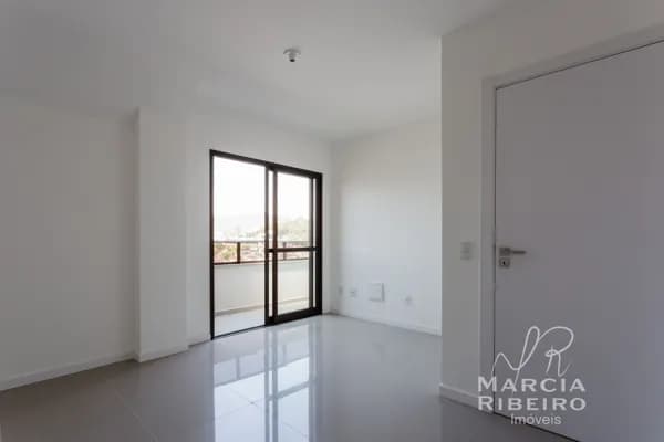 DUPLEX novo na Trindade com 3 quartos