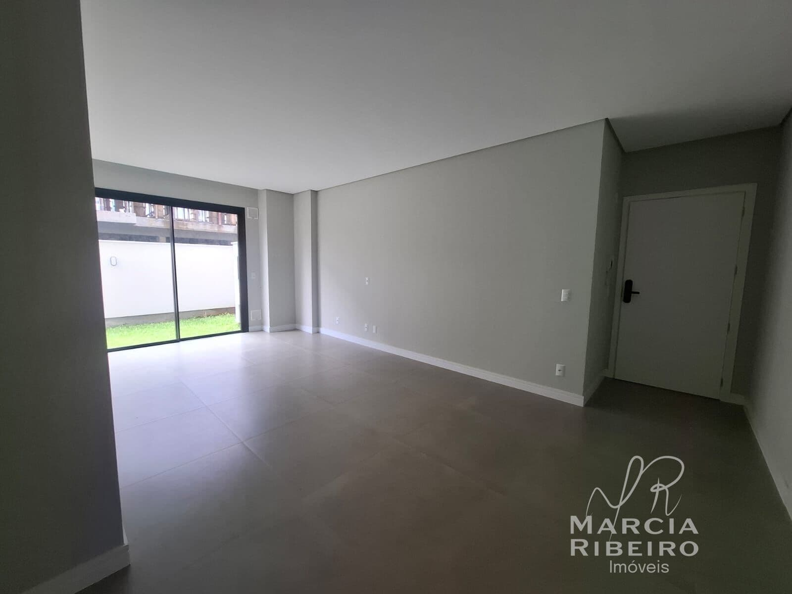 Apartamento na Praia dos Ingleses, Florianópolis/SC