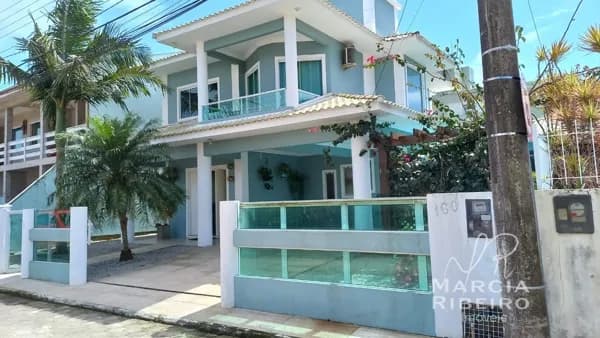 Casa com 3 dormitórios bairro Ingleses do Rio Vermelho