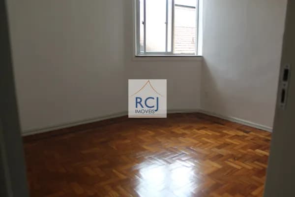 Apartamento á venda em Benfica rua Professora Ester de Melo