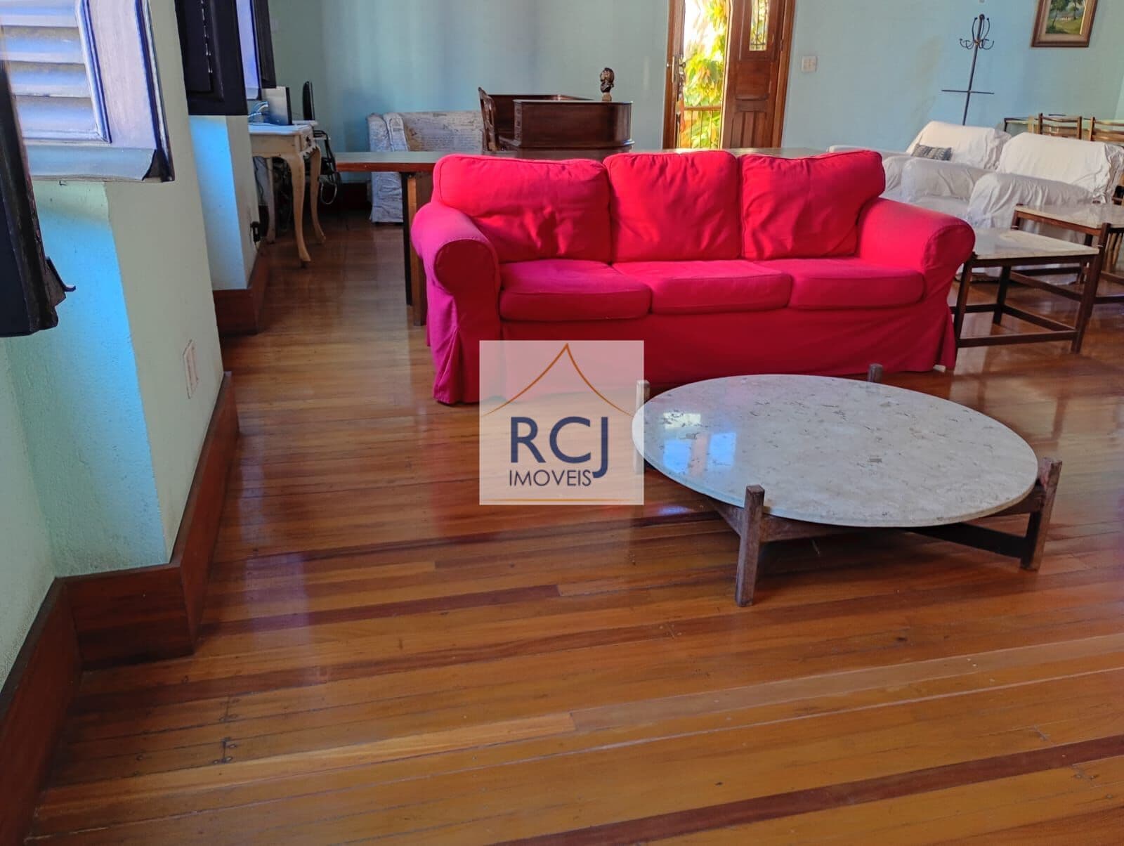 ÃO CRISTÓVÃO – Casa Reformada com 255m² | Charme, Espaço e Versatilidade