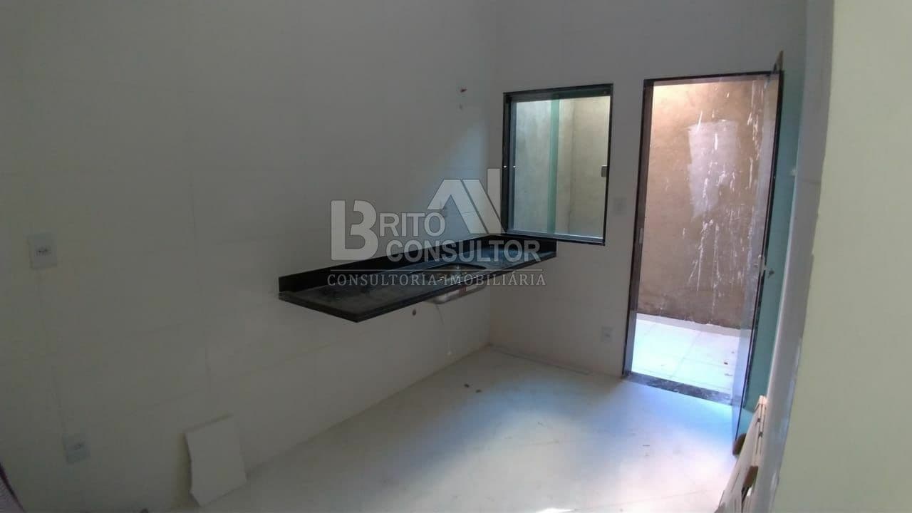 Casa Duplex á Venda 2 Suítes, 1 Lavabo, 1 Vaga, Quintal 225 M² Brasilândia - Largo da Folia - São Gonçalo/RJ.