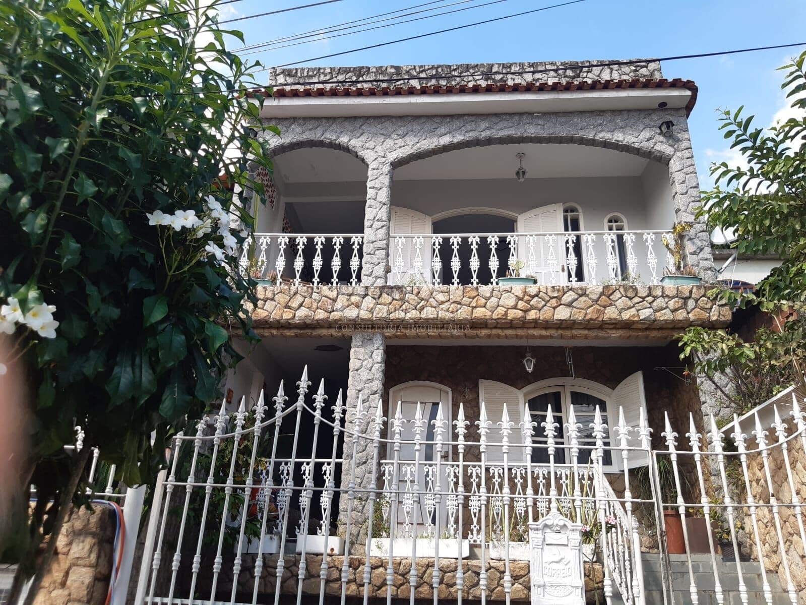 Casa Duplex 3 Quartos no Mutondo | 146 m² | Suíte | Varanda | Vaga