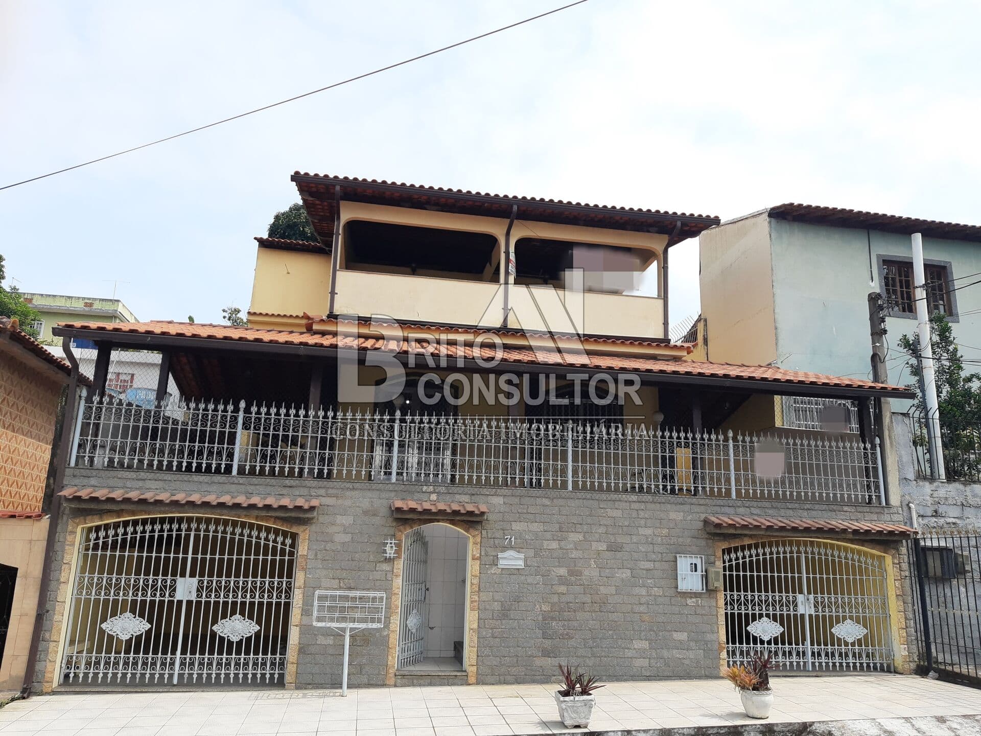 Casa Tríplex 3 Qts, Suíte, Hidro, Sauna, 2 Vagas Cobertas, 240m² Mutuá - São Gonçalo