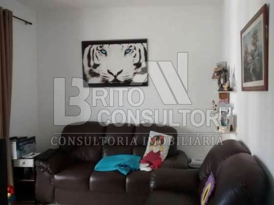 Vendo Sobrado Dois Dormitórios 90 M² (terraço) Por 210.000 Colubandê São Gonçalo/RJ.