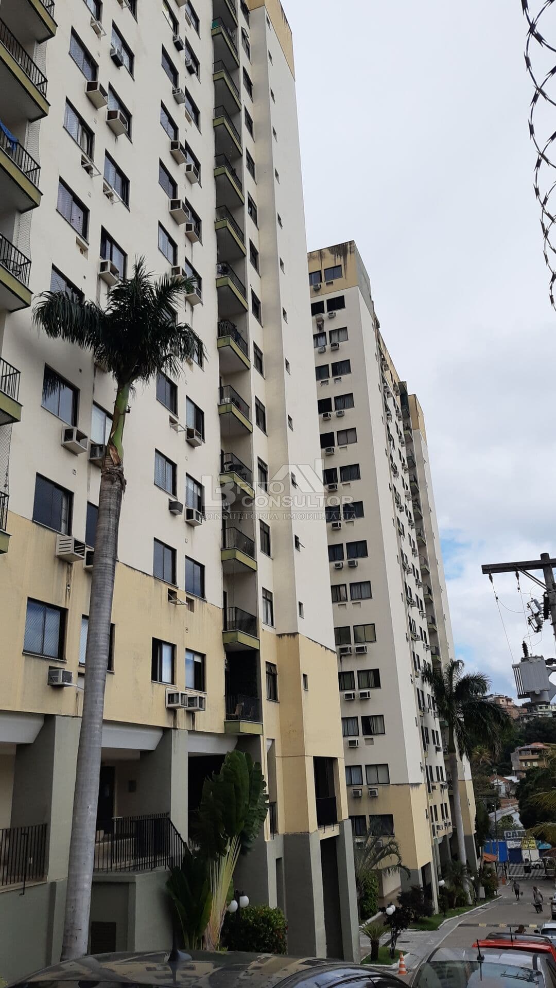 Vendo Apartamento com 2 Quartos, Varanda e Vaga, 60m² no Condomínio Central Park em Barro Vermelho, São Gonçalo/RJ