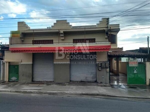 Casa principal - Sobrado - Lojão com Duas Portas